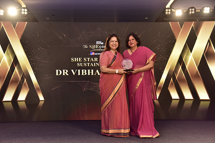 Dr Vibha Dhawan felicitated with The SHEconomy Sundowner Award
