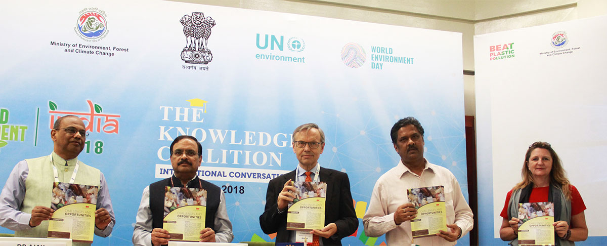 Dr Ajay Mathur, DG, TERI and Mr  CK Mishra, Secretary, MOEFCC sign MoU to set up a Resource Efficiency Cell at the Ministry